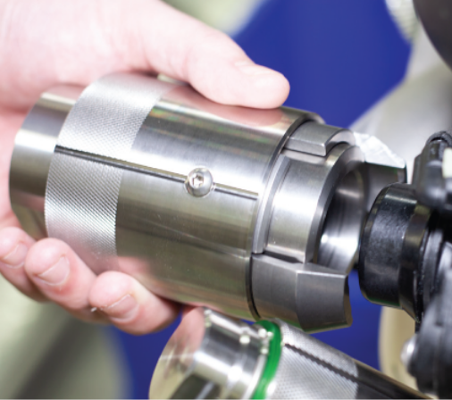 FASTEST: 發動機冷卻系統出水管密封方案